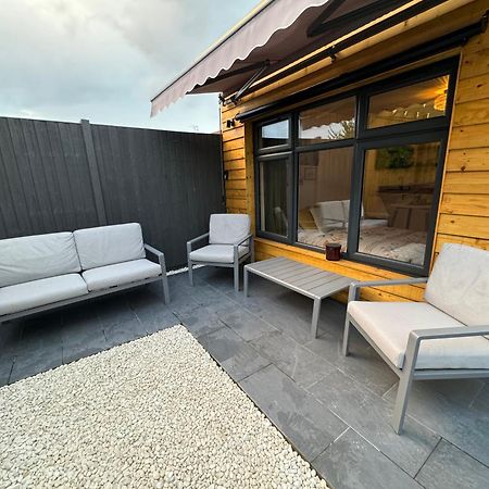 Wild & Free Hot Tub Retreat Appartement Dartford Buitenkant foto