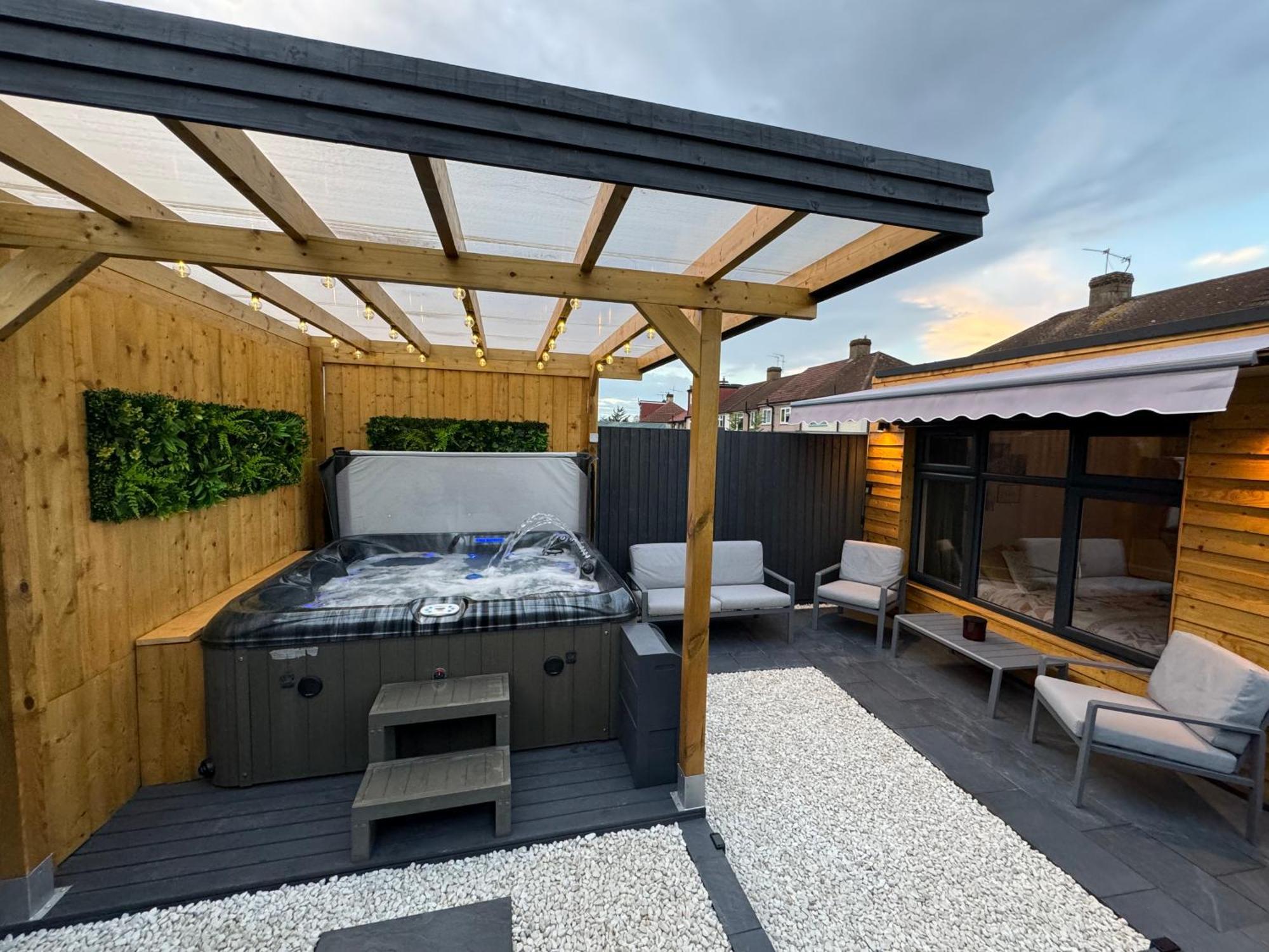 Wild & Free Hot Tub Retreat Appartement Dartford Buitenkant foto