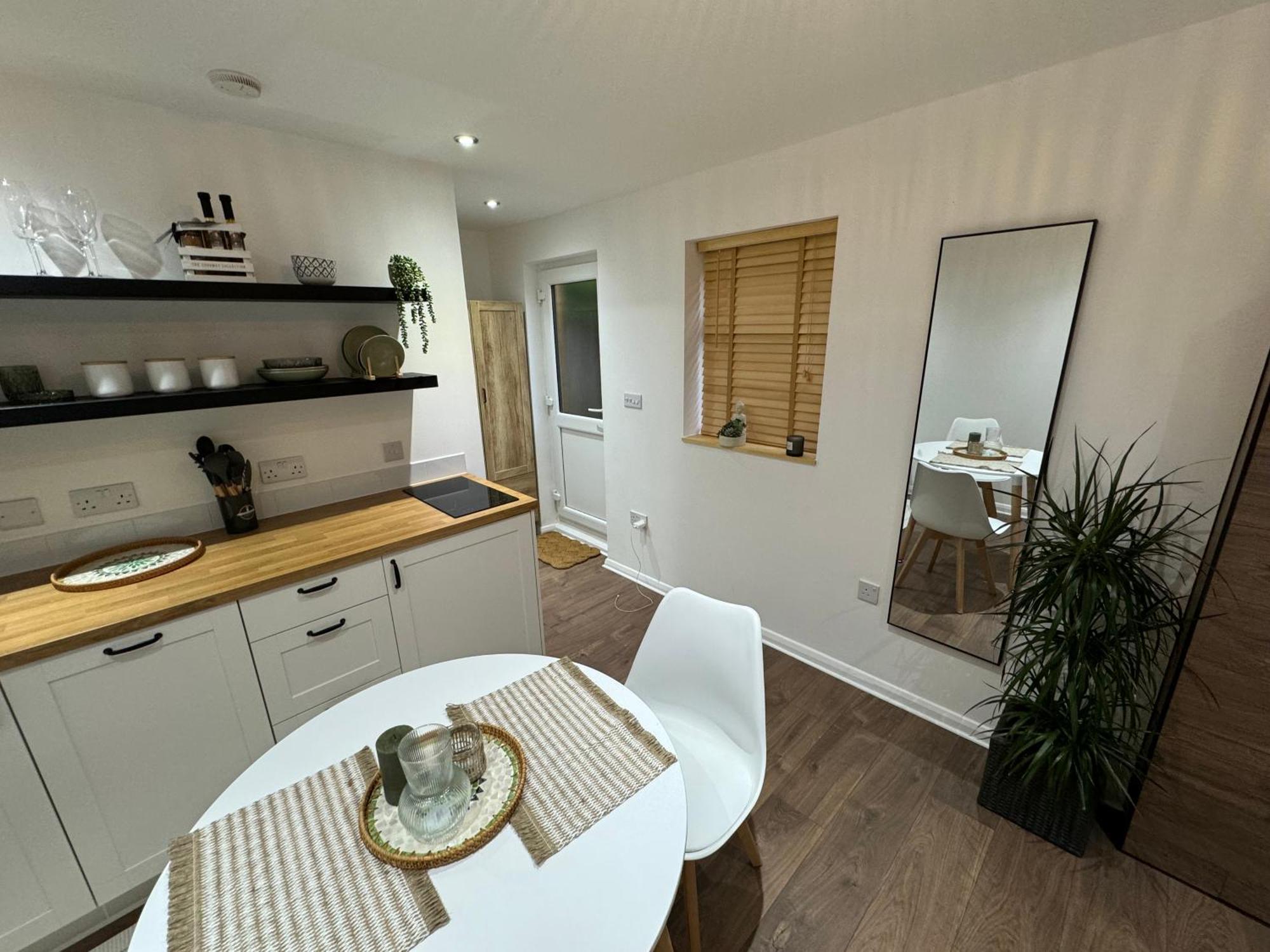 Wild & Free Hot Tub Retreat Appartement Dartford Buitenkant foto
