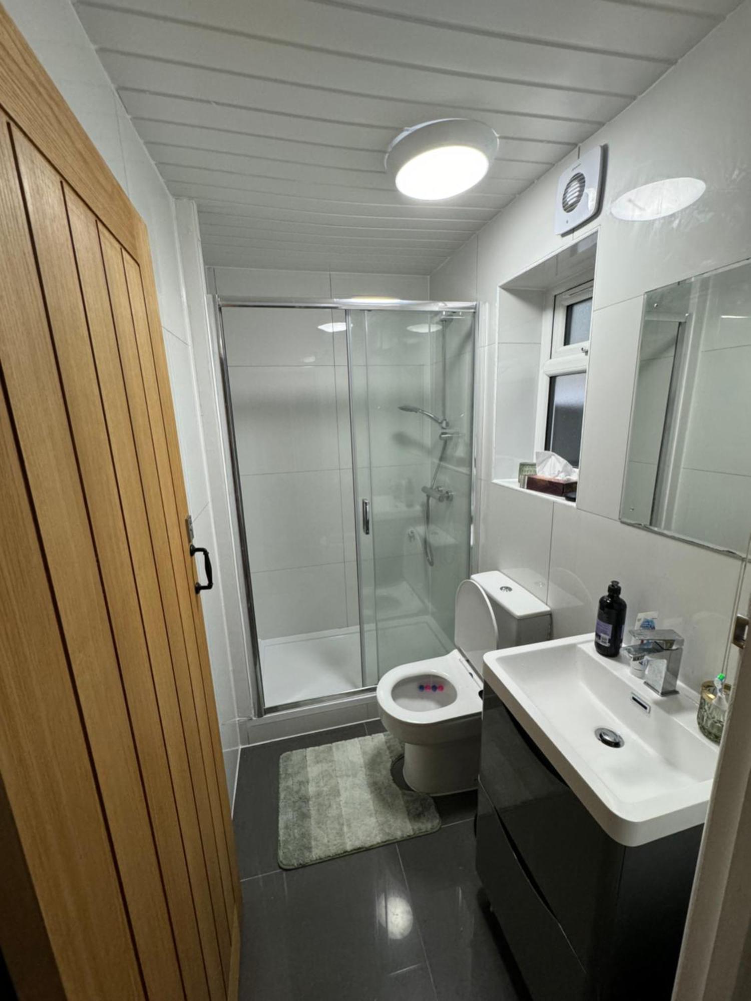 Wild & Free Hot Tub Retreat Appartement Dartford Buitenkant foto