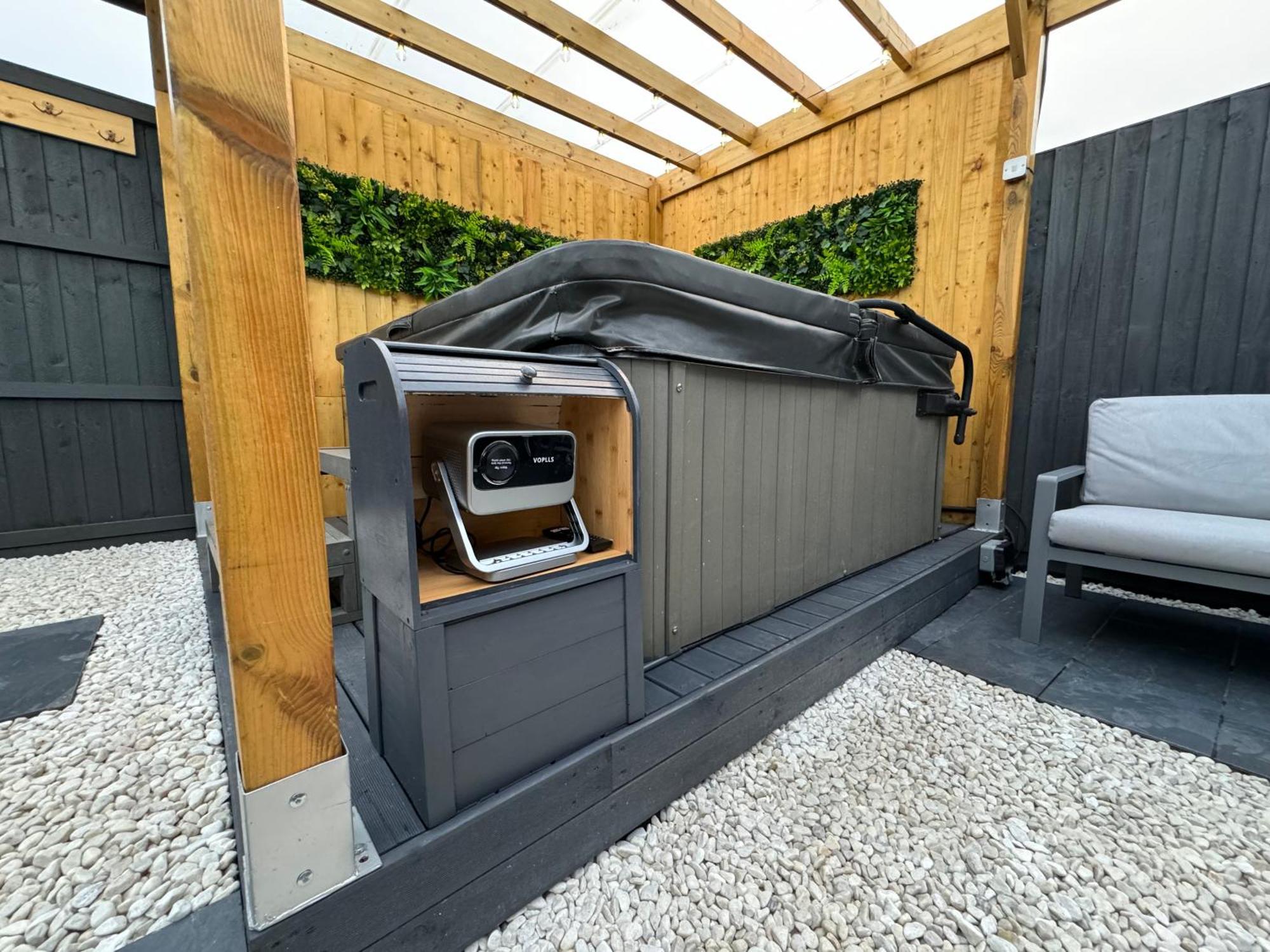 Wild & Free Hot Tub Retreat Appartement Dartford Buitenkant foto