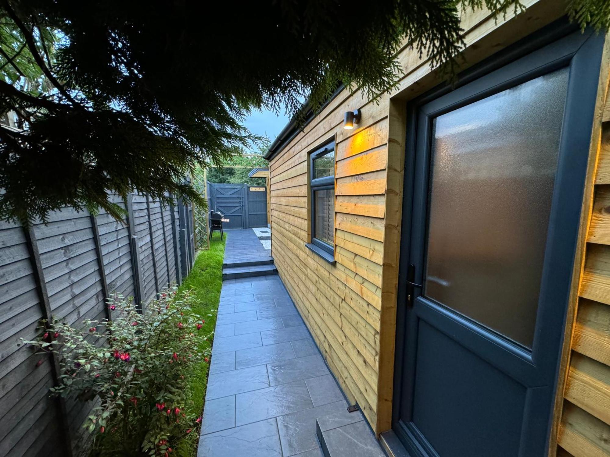 Wild & Free Hot Tub Retreat Appartement Dartford Buitenkant foto