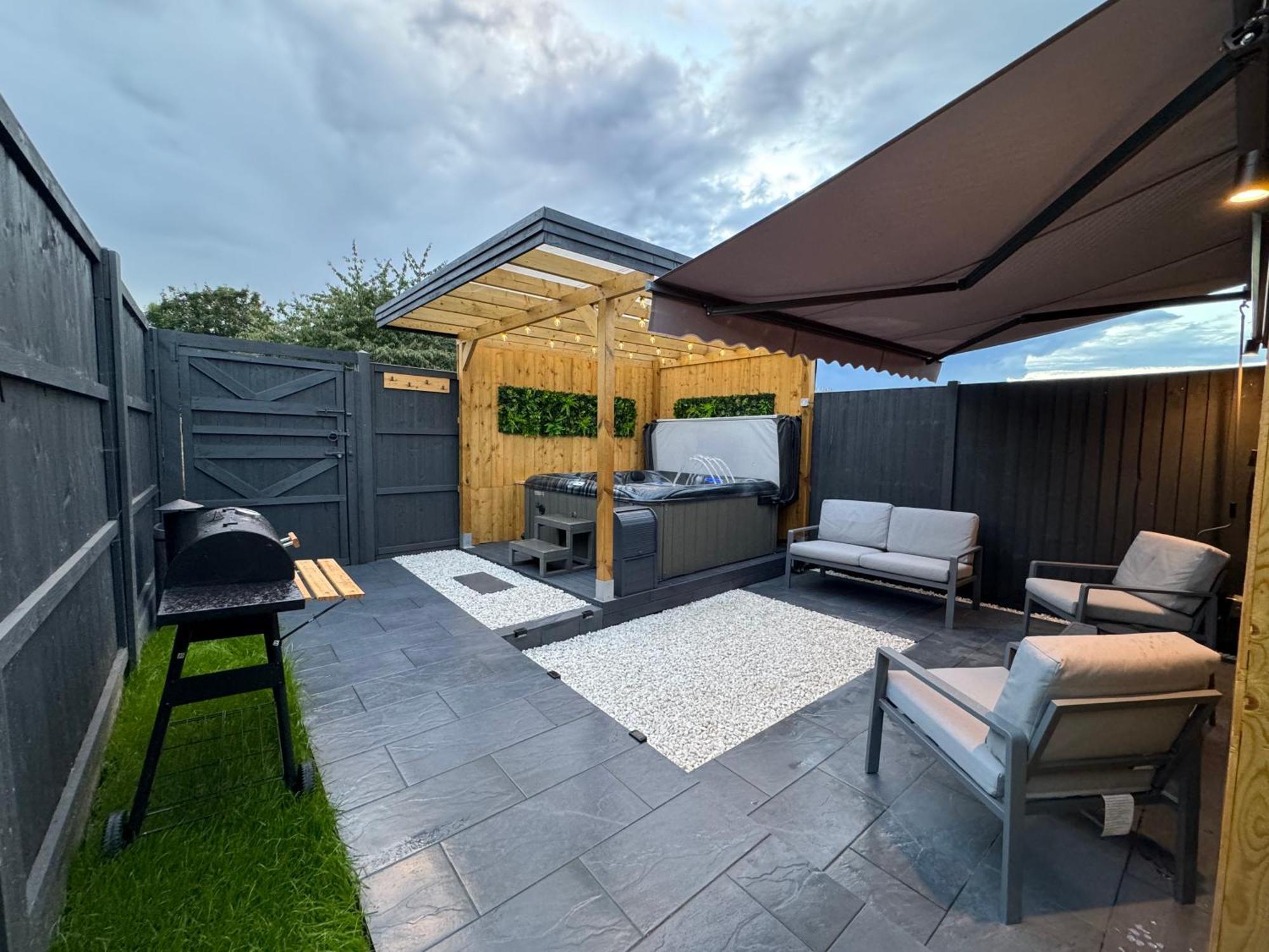 Wild & Free Hot Tub Retreat Appartement Dartford Buitenkant foto